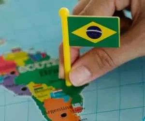 Mapa do Brasil para colorir - Material educativo gratuito com contornos dos estados brasileiros para atividades pedagógicas de geografia